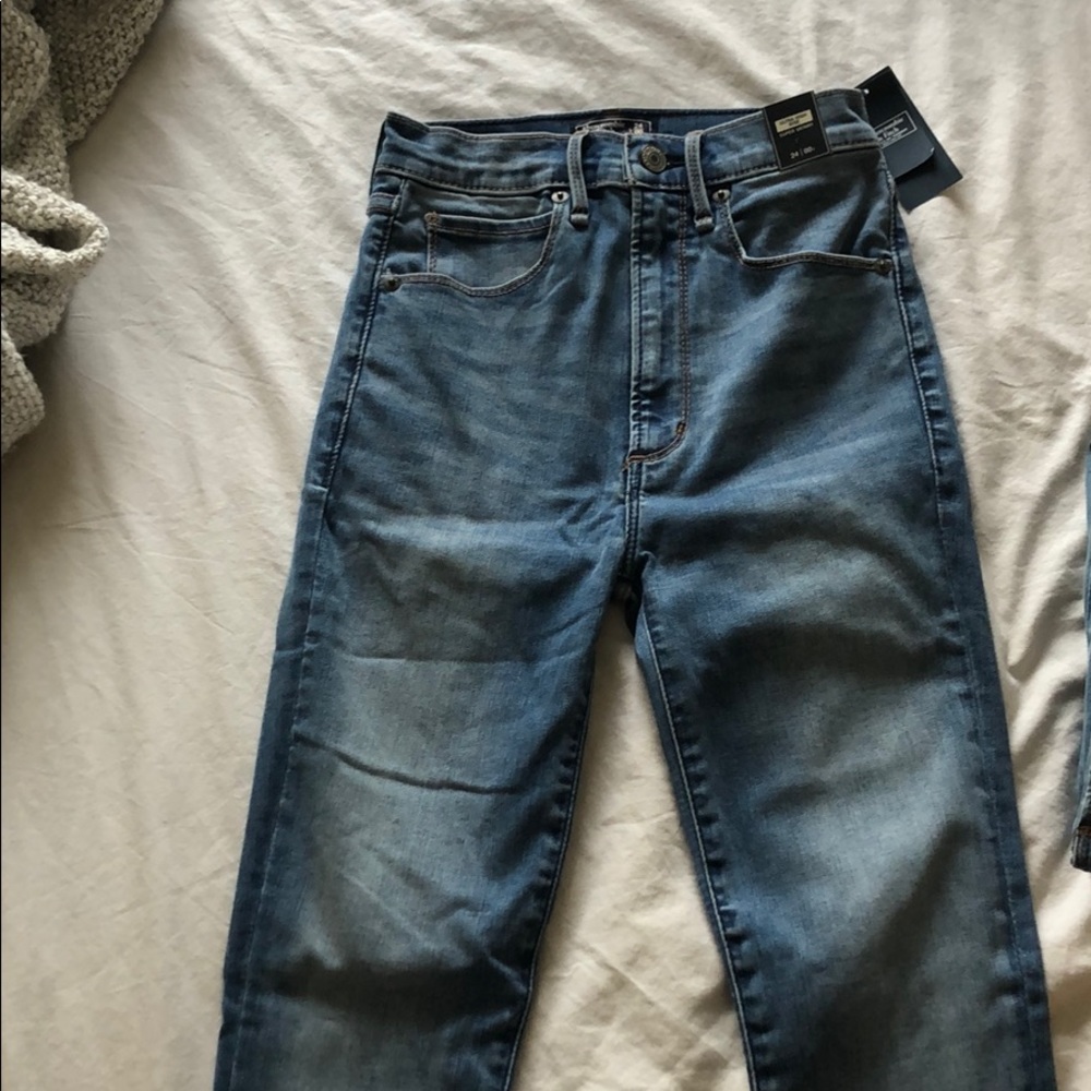 Abercrombie & Fitch Highwaisted Jeans